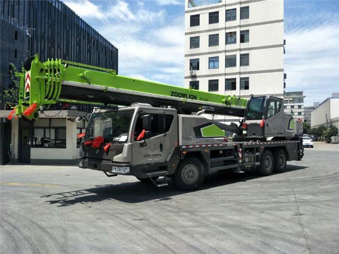 井陉县跨街广告牌的高空安装注意事项